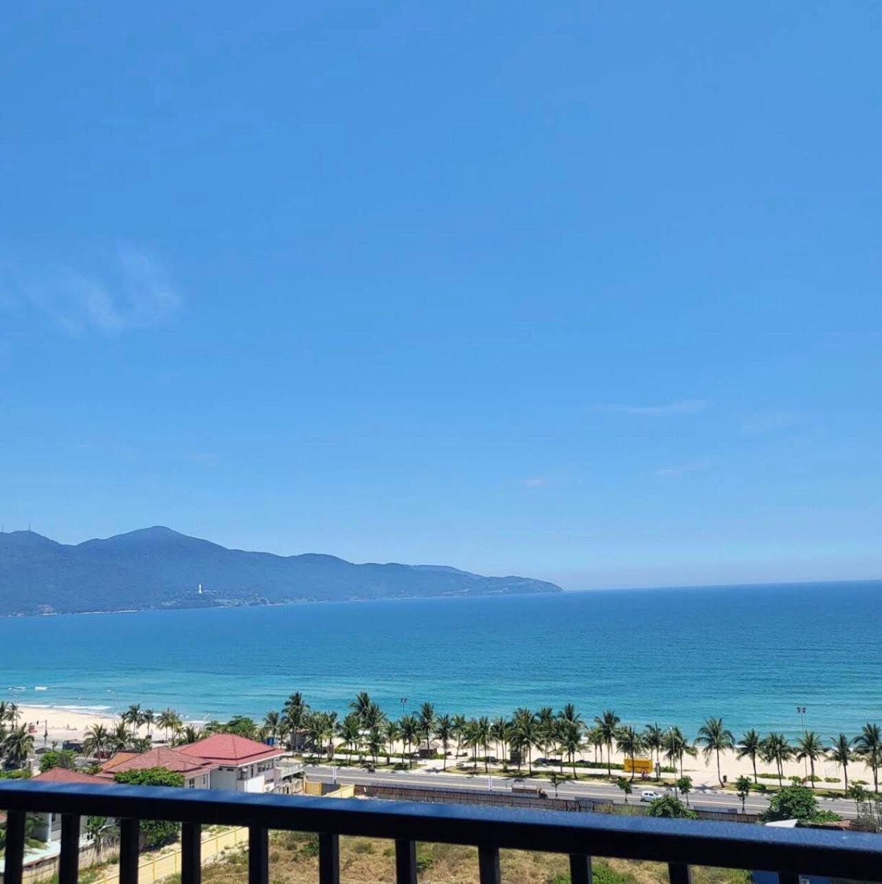 Alani Sea View Hotel Da Nang Exterior photo