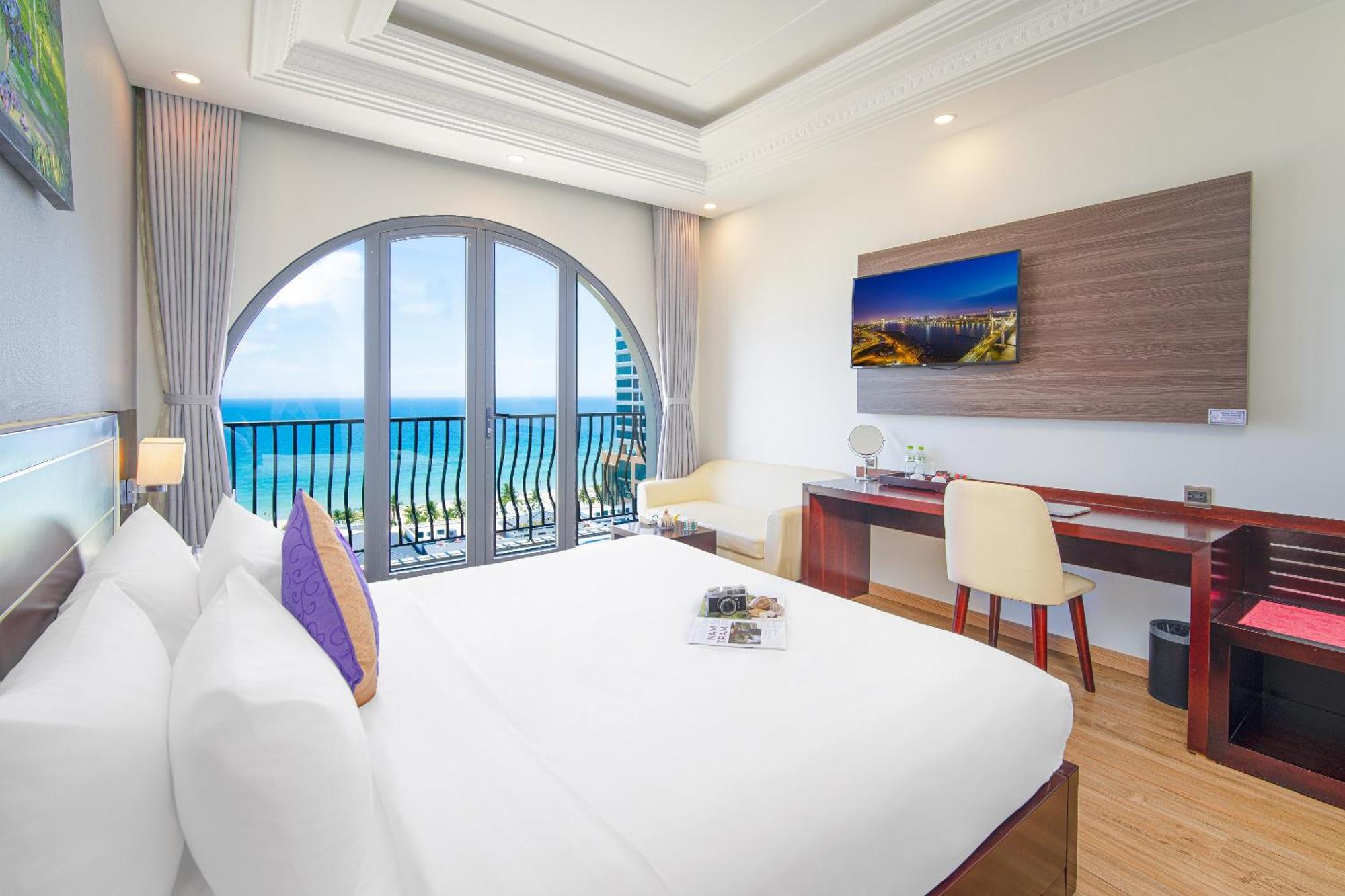 Alani Sea View Hotel Da Nang Exterior photo