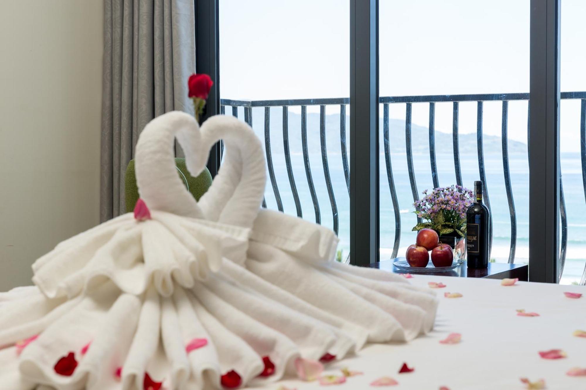 Alani Sea View Hotel Da Nang Exterior photo