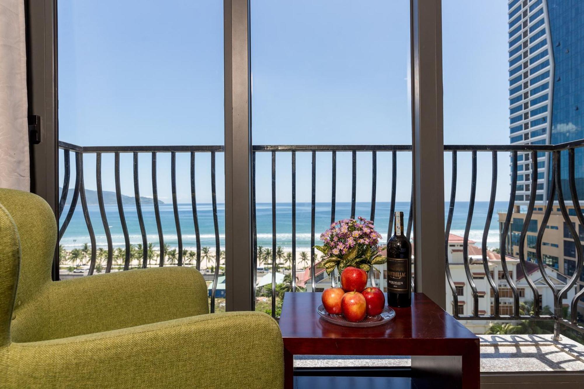 Alani Sea View Hotel Da Nang Exterior photo