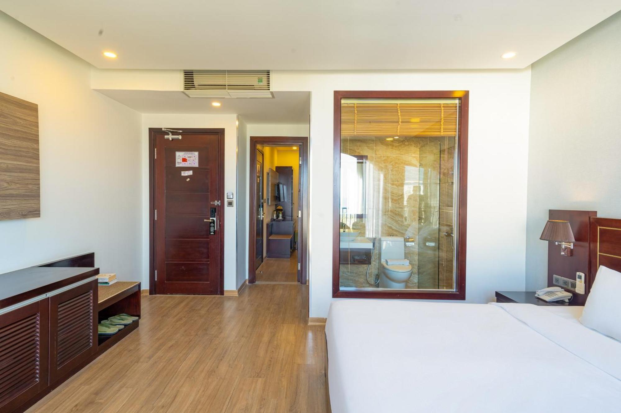 Alani Sea View Hotel Da Nang Room photo