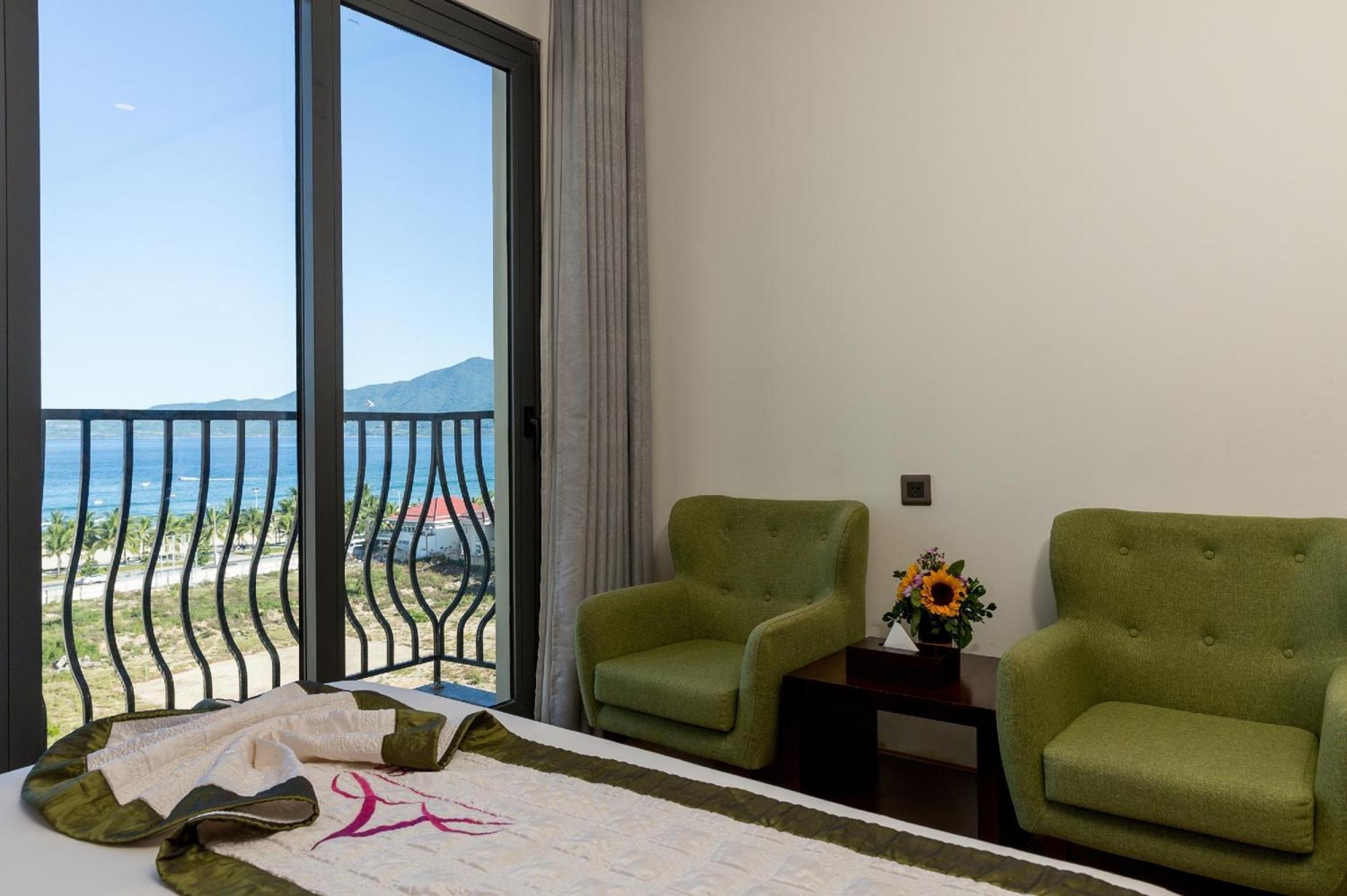 Alani Sea View Hotel Da Nang Room photo